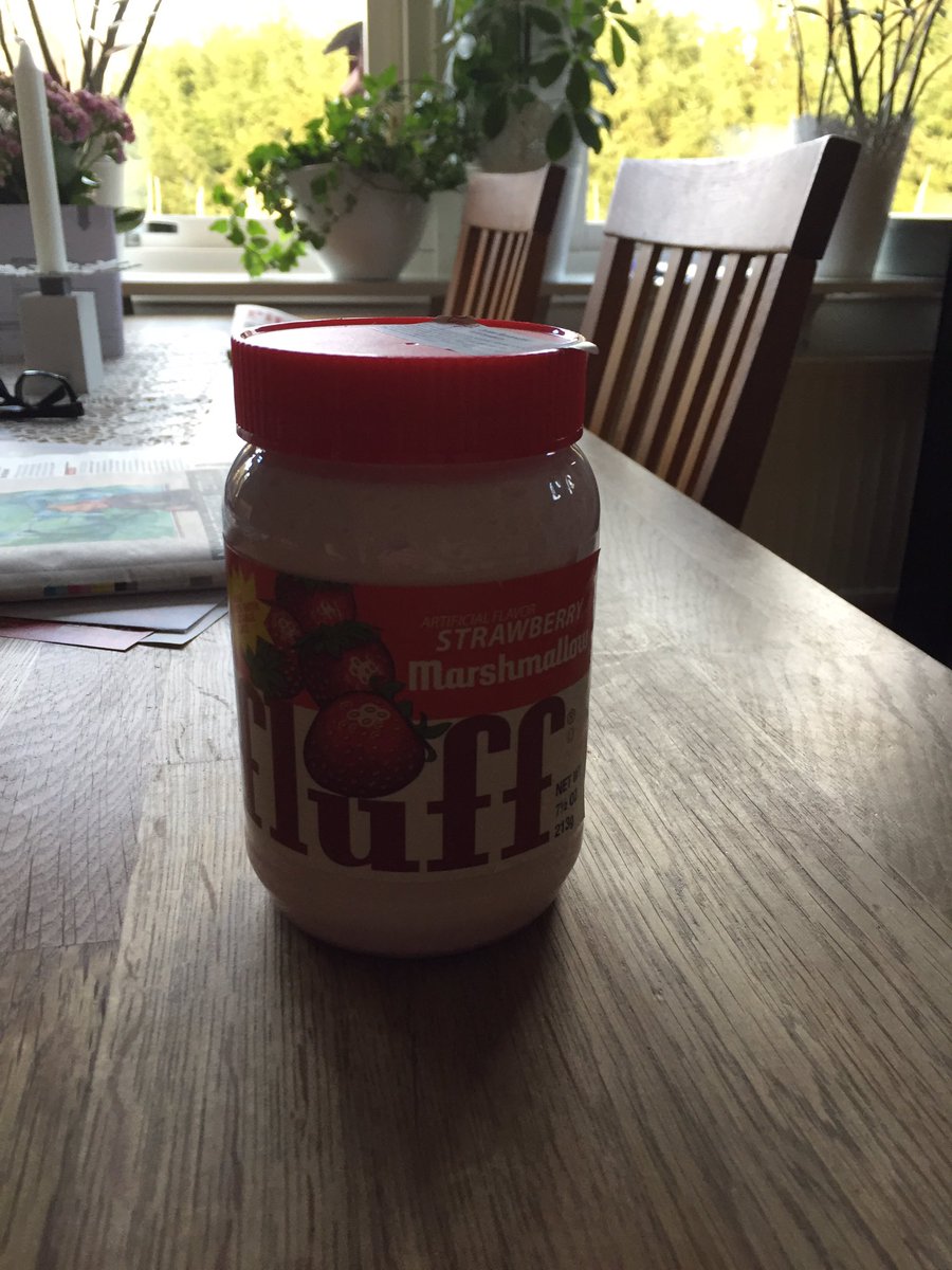 ZingmarkZ's tweet photo. Har nyss smakat på ditt hår @oscarenestad , det smakade jordgubb :) https://t.co/L9JDHjFSEs
