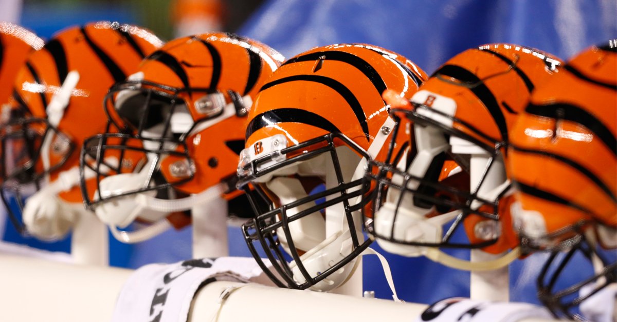 Bengals sign 13 College Free Agents.  Glance at 2017 CFA Class 📰: go.bengals.com/2q7LbAS https://t.co/Z11vnp5nAE