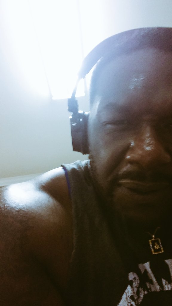 RAwalkamile's tweet photo. This one for lil bruh nem.. #GymFlow #Ancestors #FukcTrump #King #God #TriplePlatinum #Love #Pain https://t.co/U6M1777YhT