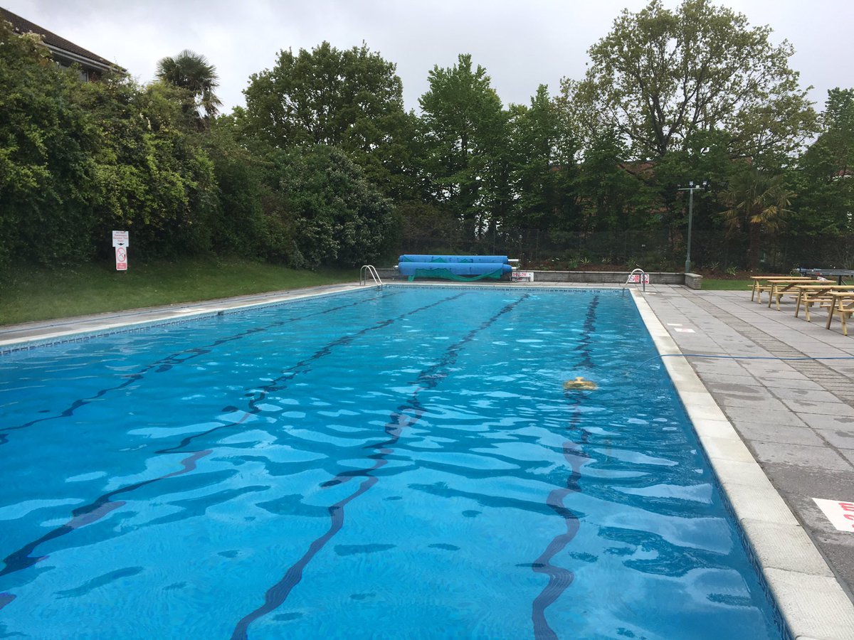 NatLMcG's tweet image. Time to submerge. #pondtourist #learningtocrawl #waterbaby