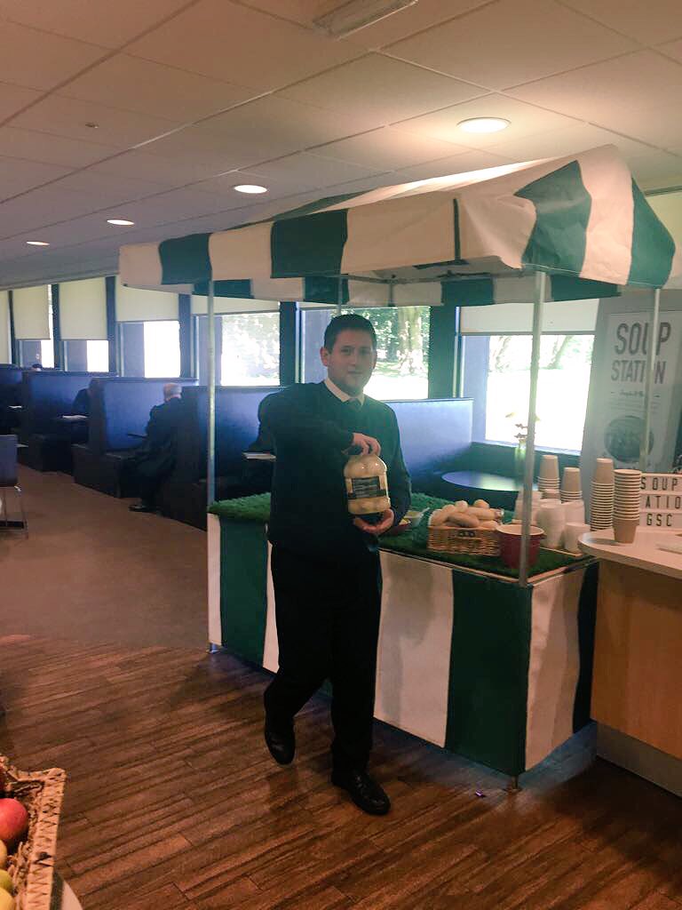 OurGsc's tweet photo. David was in a bit of a pickle at Glasgow SC today 😂😂 @dtc85 #onions #eggs #ornuts 😉 https://t.co/oo7gJ77HcN