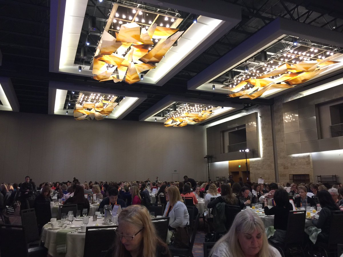 ChemoNurse94's tweet photo. Look at all the Oncology Certified Nurses! #ONCCBreakfast #ONSCongress https://t.co/IfQ8ZwFVjC