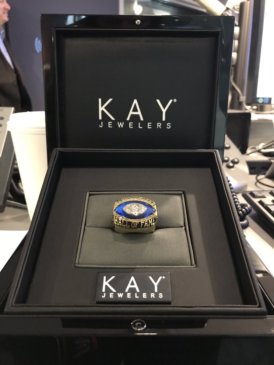 SiriusXMNFL's tweet photo. Joined in studio by #HOF WR @81TimBrown and his wife. Promoting @KayJewelers #MothersDay #HOFRing https://t.co/JKhpKCiRqj