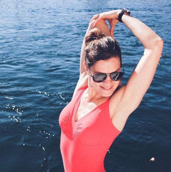 LucileWoodward's tweet photo. J'ai répondu à toutes les questions que vous vous posiez sur #objectifete dans mon dernier live facebook☀️👙🕶️ https://t.co/wUr1J5GgX8 https://t.co/IHlMCoqVxI