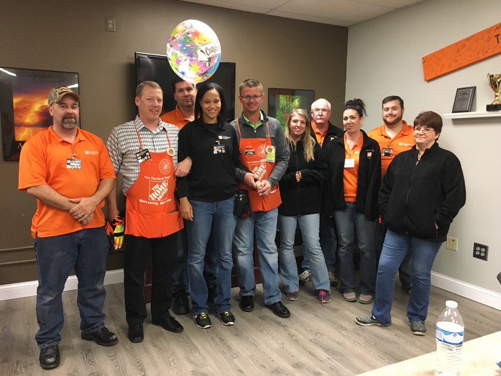 Congratulations Courtney on your promotion to MEM!!! <a href="/AmyMETMidwest/">Amy Santin</a> <a href="/MattCramer179/">m</a> <a href="/kelly_mayhall/">Kelly Mayhall</a> @TonyCastellan18