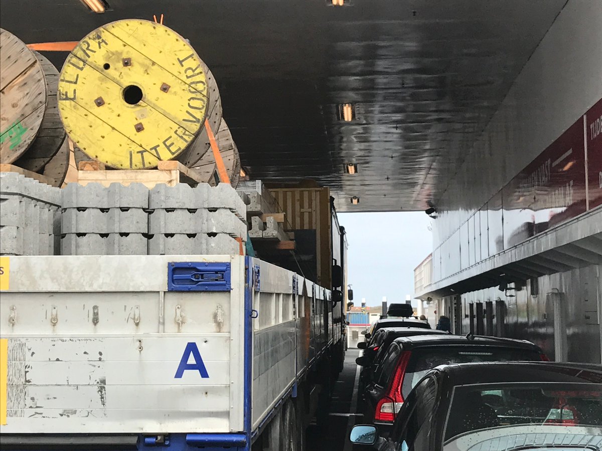Je vindt onze kabels niet alleen maar op het vaste land. Deze kabel is op weg naar Ameland! #opdeboot #Ameland #JIT