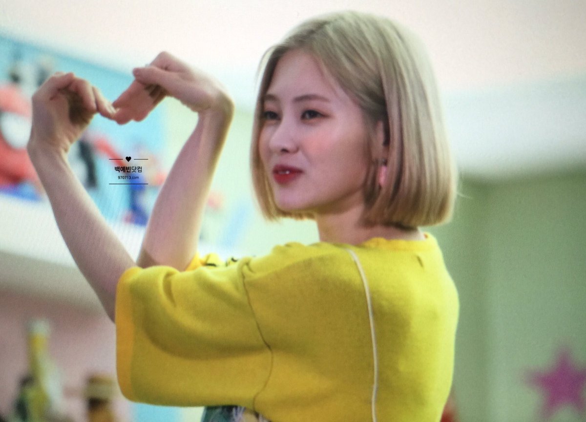 970713__com's tweet photo. 170505 별이 내리는 음악회 프리뷰 

너의 목소리 덕분에 내 마음에 별이 내렸다 ✨✨✨

#다이아 #DIA #예빈 #Yebin @dia_official https://t.co/PblCQjwJuM