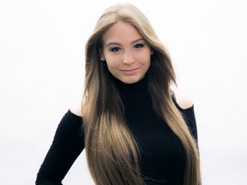 Liza is #online now :-) She has been modelling, likes #sports. Come and join her #chat on #SonicBox.com.
sonicbox.com/en/member/#cha…