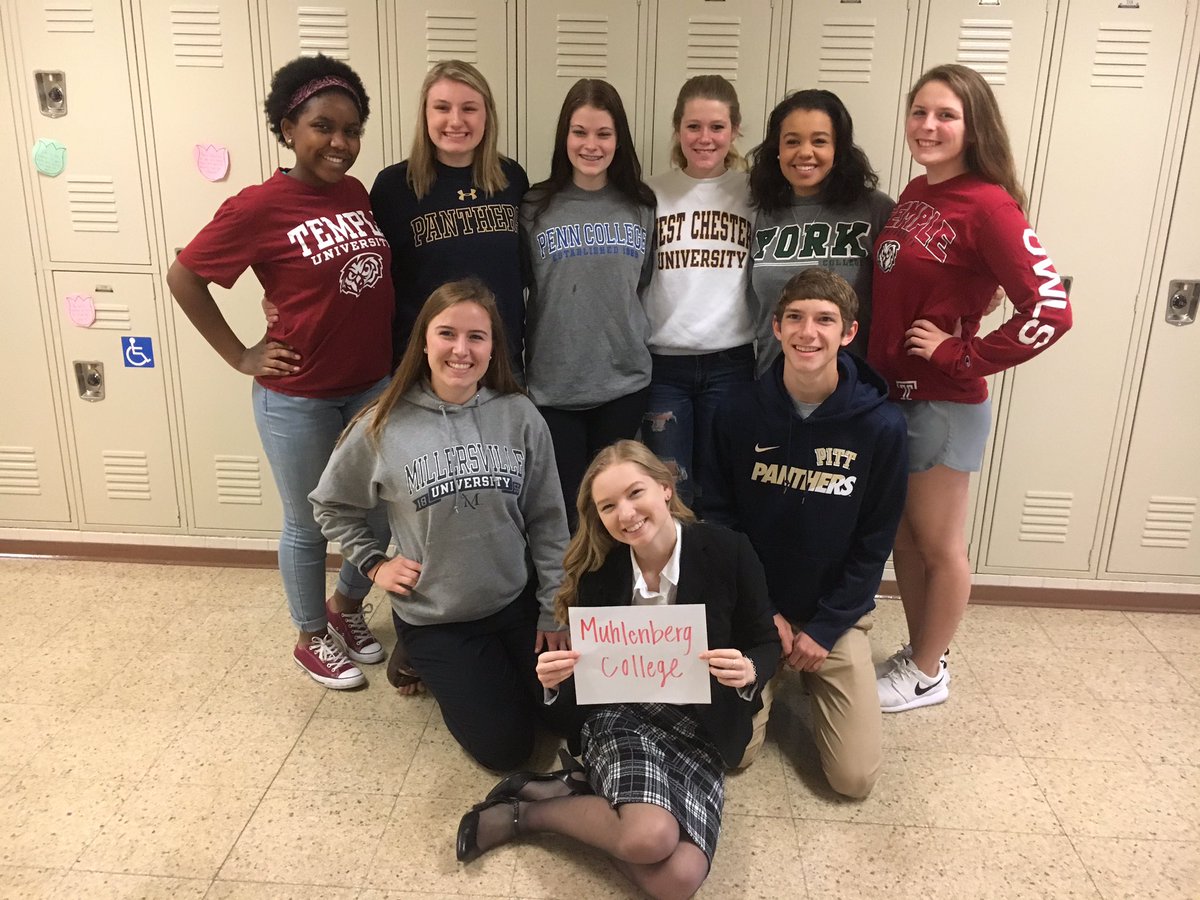 GoMountsStudent's tweet image. Student Council Seniors repping their college gear! #collegesigningday #BetterMakeRoom (not picture Jordan Welsh attending Slippery Rock)