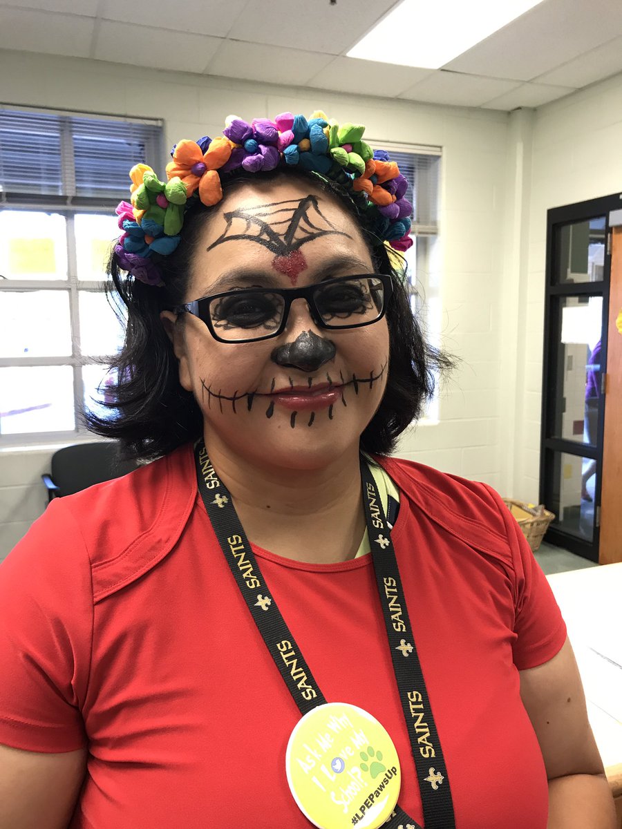 LasPalmasStaff's tweet photo. Someone brought their #BYGF today for #TheContest #Woohoo #BAM #LPEPawsUp https://t.co/AfX6GTT3mc