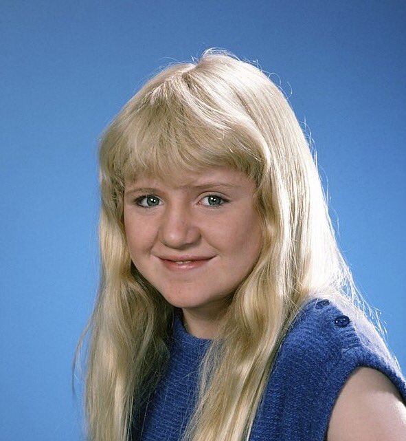 Happy 44th birthday to Tina Yothers. The true star of the 80s sitcom Family Ties. 