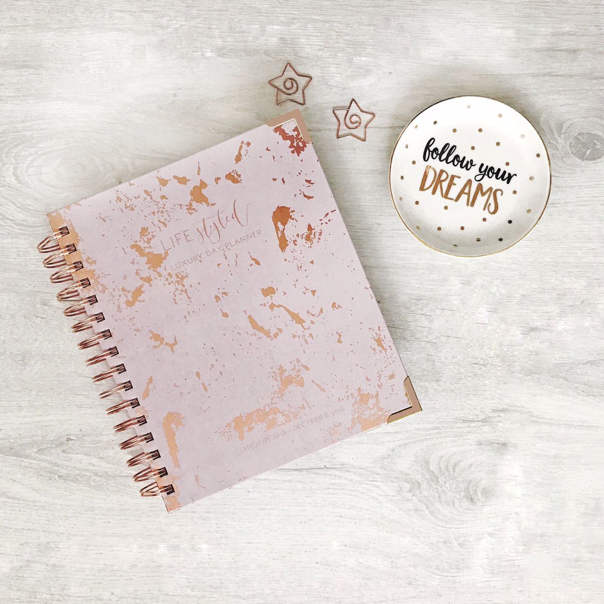 styledplanner's tweet photo. Sneak Peek no.2 - how do you fancy a bit of #rosegold 💕 pop on over to our Instagram page for more info - pre orders open on Monday x https://t.co/rf3gS8EKv3