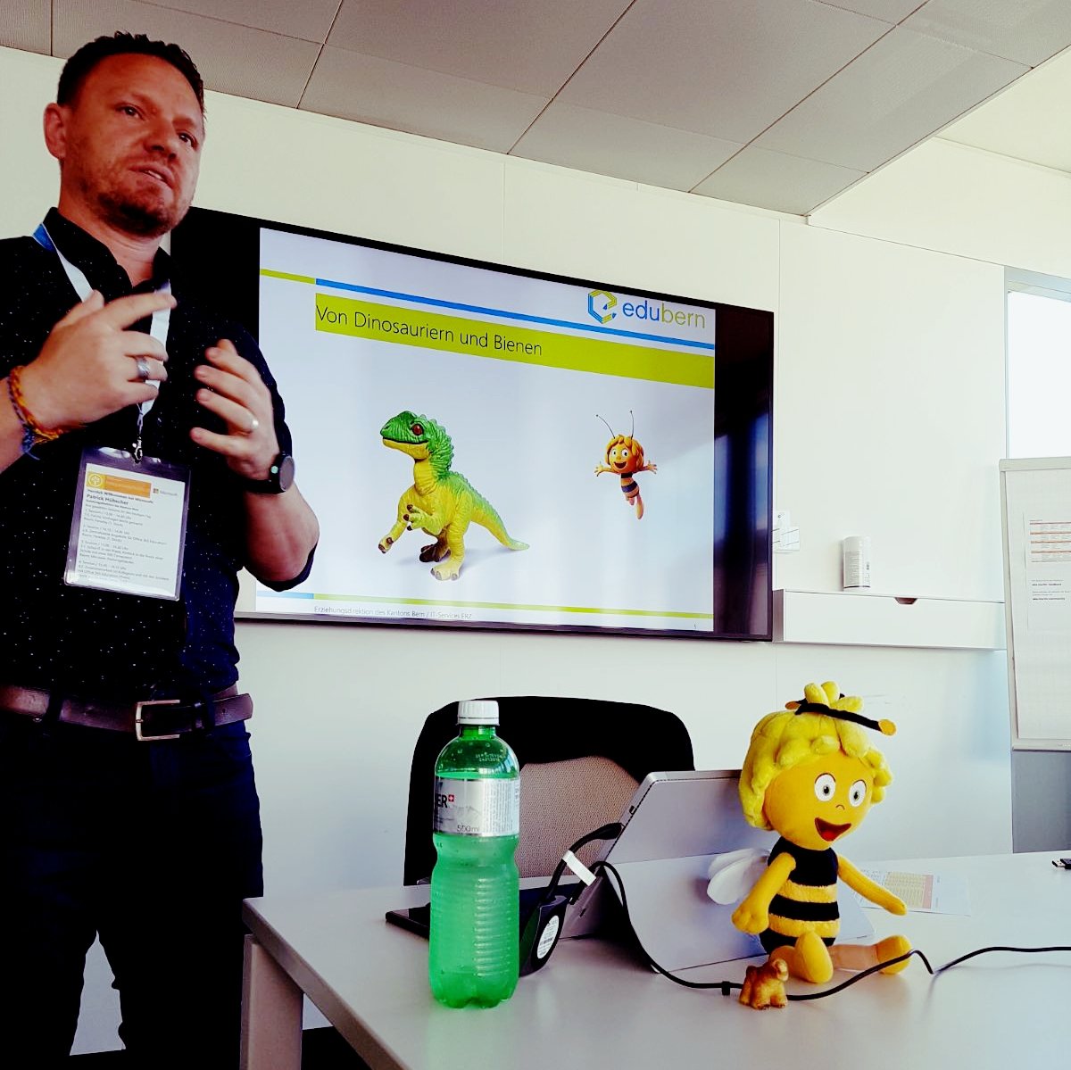 _Miasmo's tweet image. Maja in a world full of dinosaurs.. #edubern and fitness instructions can help #IST2017 #PiLSchweiz #mieexpert