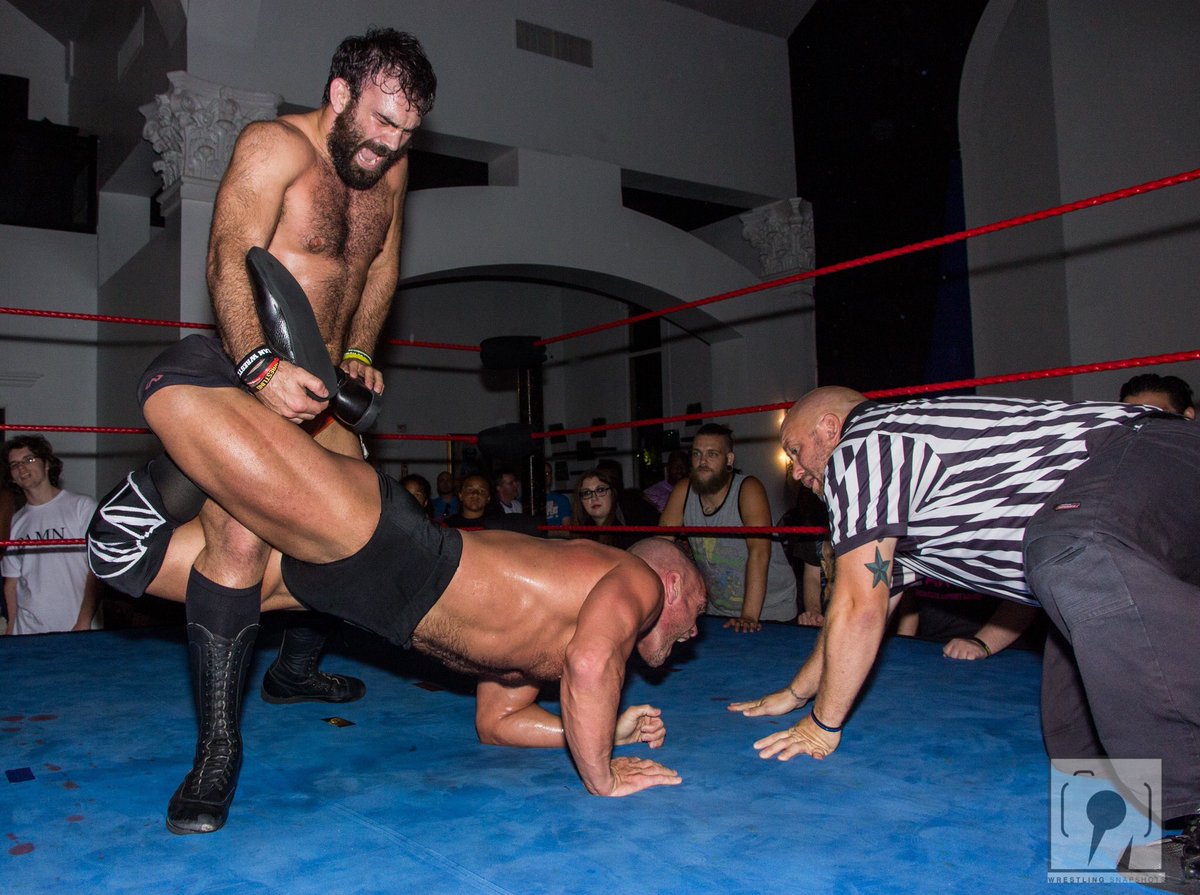 EditPhotoGamer's tweet photo. Thanks @TheProductDS for coming to @ATLWrestlingEnt #kingoftaunts https://t.co/bT4rbSgoFa