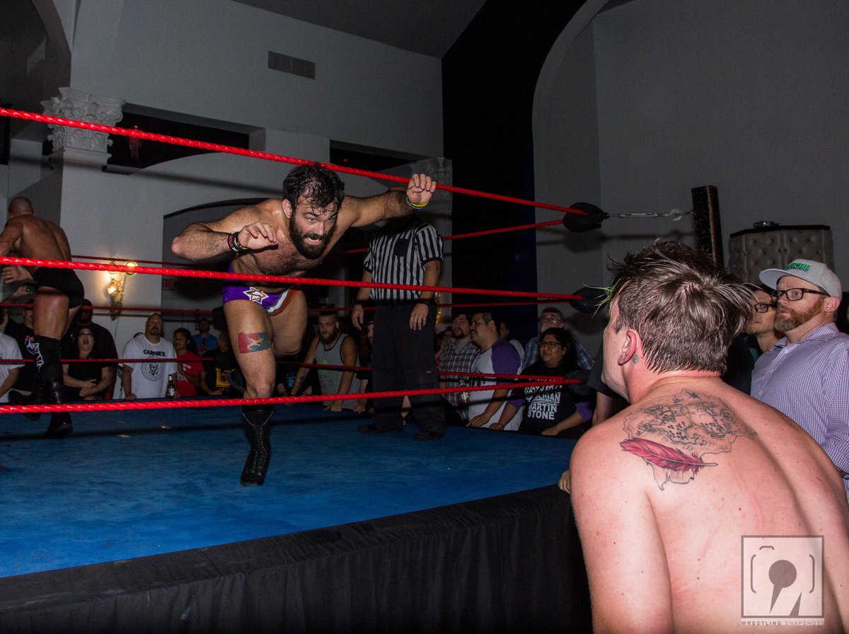 EditPhotoGamer's tweet photo. Thanks @TheProductDS for coming to @ATLWrestlingEnt #kingoftaunts https://t.co/bT4rbSgoFa
