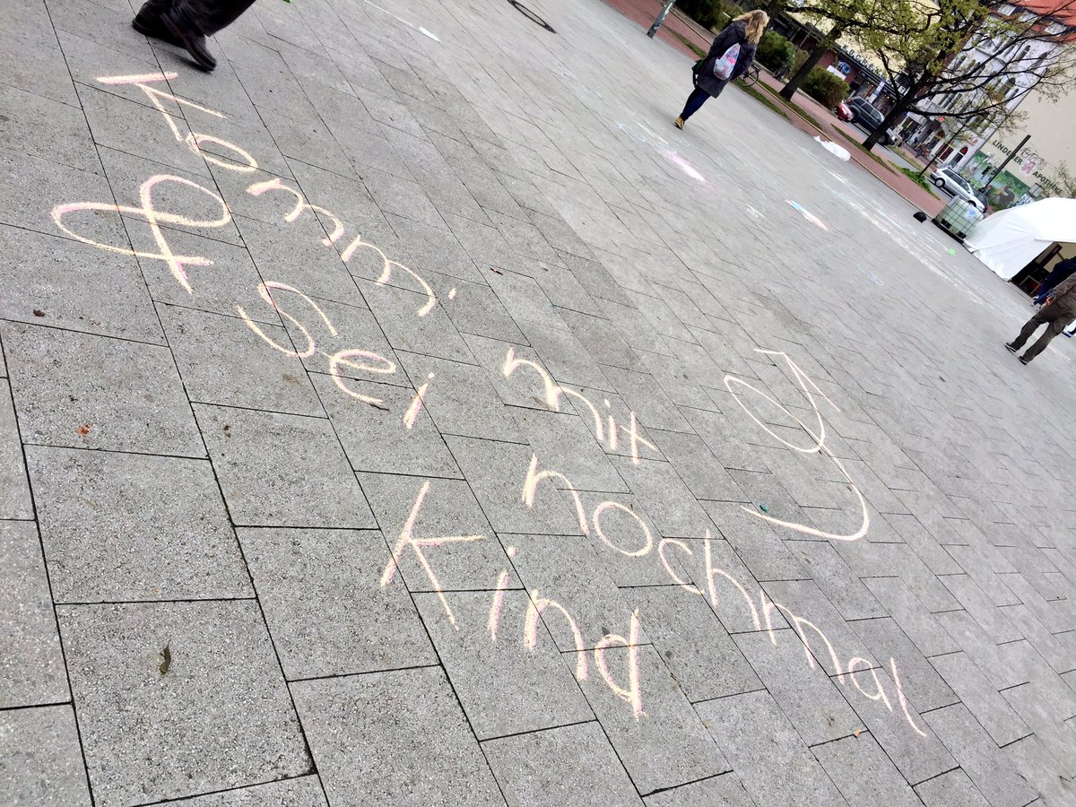 hliebe's tweet photo. Heute Abend ab 21uhr Livemusik mit #JamesSunburst am #Küchengarten! Kommt vorbei! 
#bekind17 https://t.co/gnVLB6PaBb