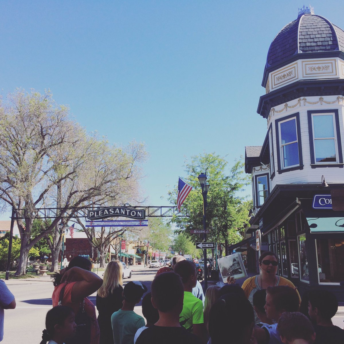 LindseyRearick's tweet photo. @LydiksenSchool third graders learning about our town's history! A drone flew above us and they thought it was @MisterBerg checking in! https://t.co/rm1bcHdje3