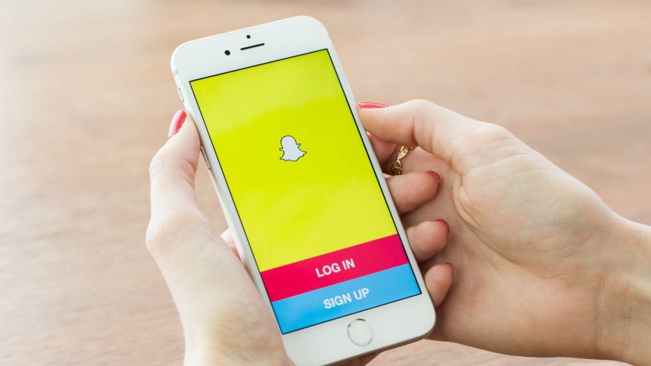 DSIMsocial's tweet photo. Snapchat Rolls Out Self-Serve Ad Platform #Snapchat #SnapchatAd https://t.co/6VF49Kapez https://t.co/qwiHuZ0MxE