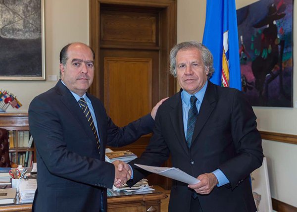 olgapastorini's tweet photo. Pdte.AN @JulioBorges entregó Acuerdo de la AN a @Almagro_OEA2015  que frena... https://t.co/Ts6wFo1WAG by #JulioBorges via @c0nvey https://t.co/v3t27v2Nbs
