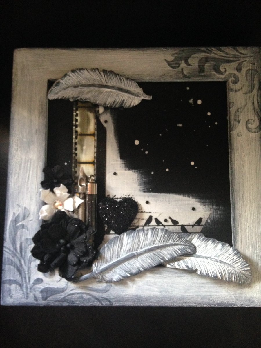 scorpy41173's tweet photo. @Hobbycraft_TBW @Hobbycraft  i love your new wooden photo box! I might have to buy another one 😁x https://t.co/1FpYm9qE9N
