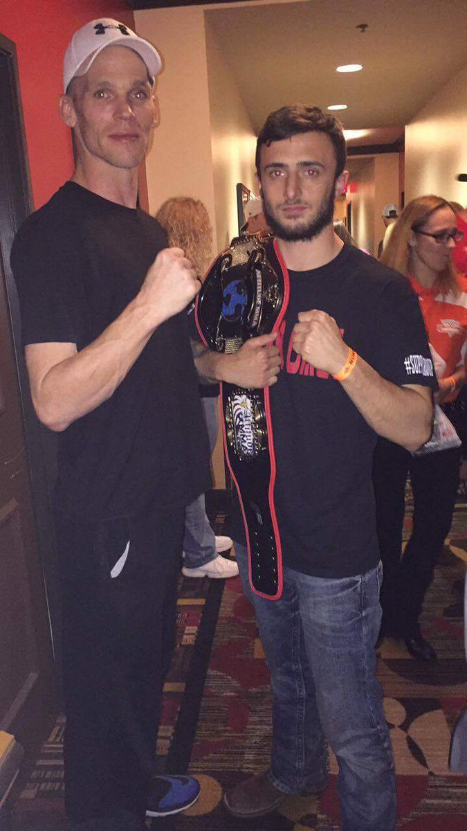 WhitworthMMA's tweet photo. Me and the big man starting this year off right!! #SUF/RONIN #TeamRedemption @V3Fights @AttitudeFights https://t.co/5fbKp13Er6