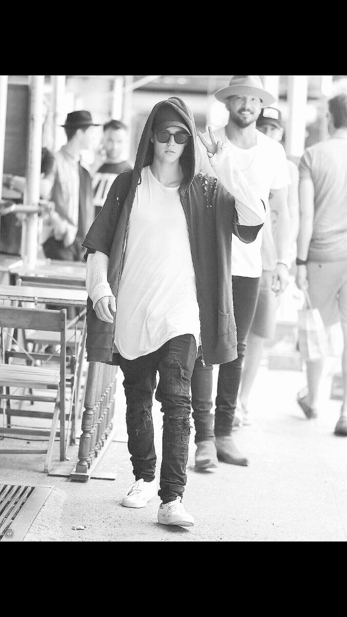RENmfa1012's tweet photo. #ジャスティン好きな人ーRT
#ジャスティンのライブ行きたい人RT
@justinbieber 
#RTでフォローするー https://t.co/yNiDeNQYON