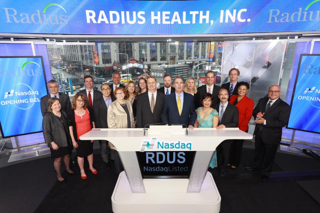 NasdaqExchange's tweet photo. .@Radius_Health rings the @Nasdaq Opening Bell in celebration of their FDA approval of #Tymlos! 🔔🎉 $RDUS https://t.co/pxPDNNb7kl