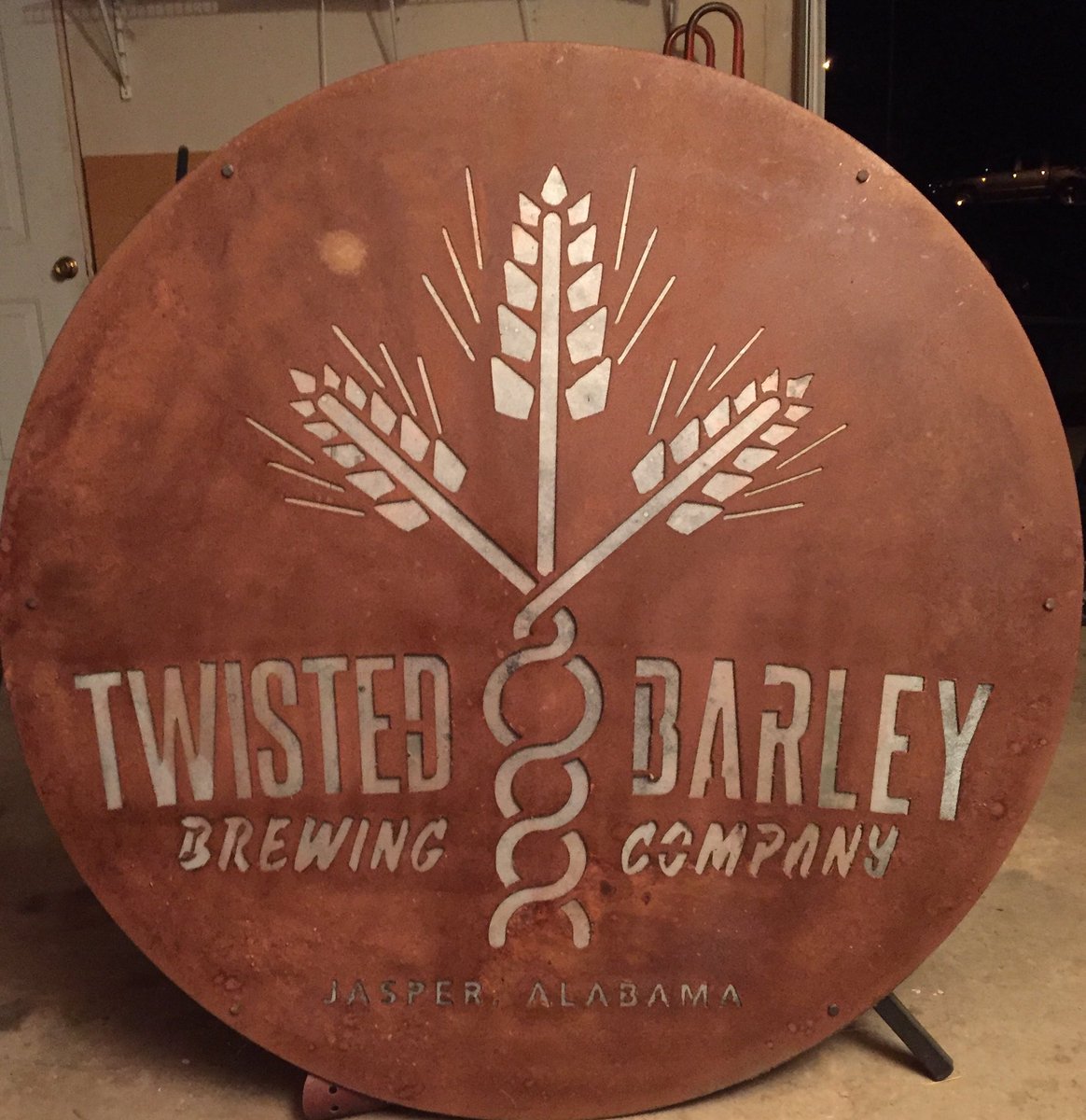 Twistedbarley's tweet image. #twistedbarley #rustysign #metalart #downtownjasper #craftbeer