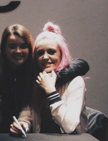 CFORocioVLC's tweet photo. feliz cumpleaños mi niña, recuerda que estoy muy orgullosa de ti, que te quiero mucho y que te echo mucho de menos @AlbaSweetC 💗 https://t.co/qjRLa9Ns8W