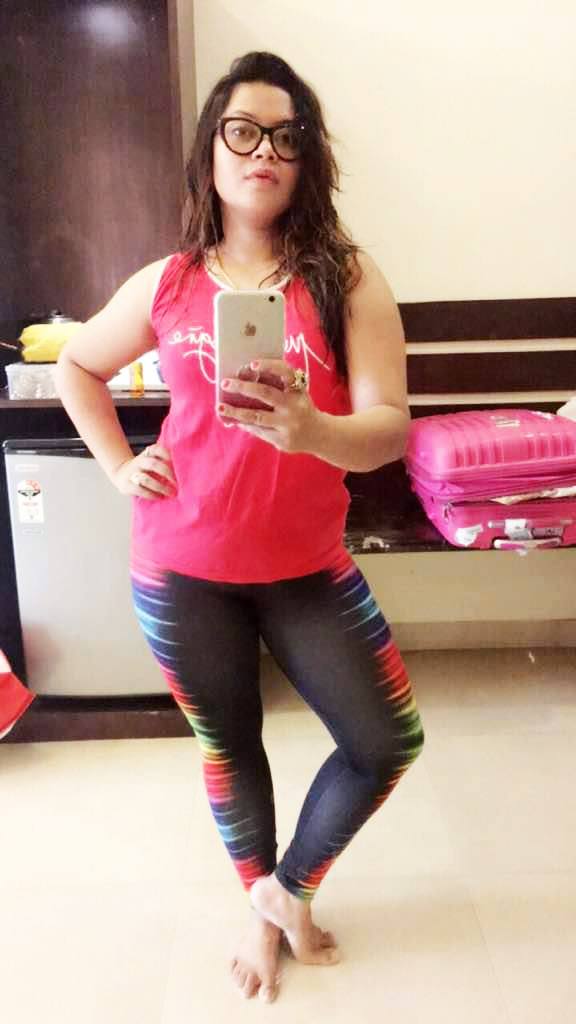 priyankavaidyas's tweet photo. This is just a pose I struck while clicking a selfie. Looking cute – am I ??? Let me know. !!#PreWedding #Today #Event #Gig #GigEvent https://t.co/DAh1daWR1K