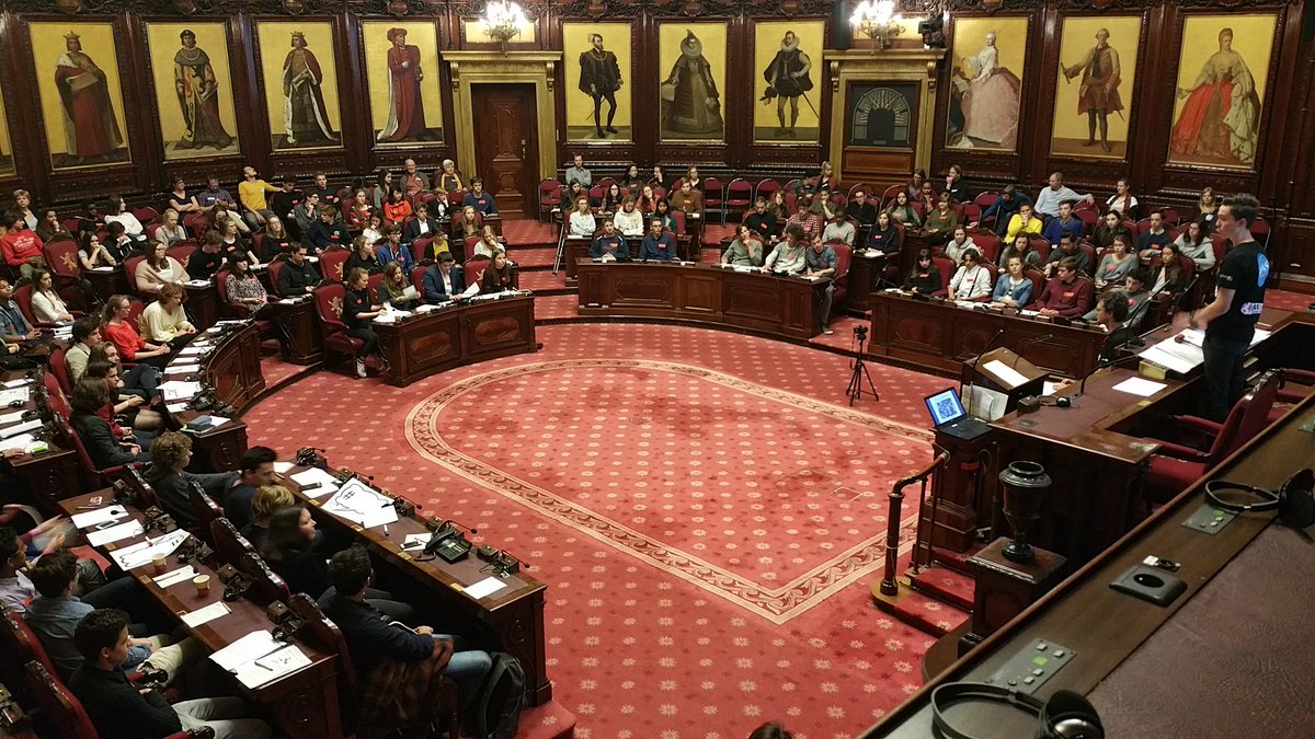 senatbesenaat's tweet image. #Plenum17 van jeugddienst @Globelink @KRASGlobelink met veel enthousiasme @SenaatSenat @DeKamerBE @vlaparl