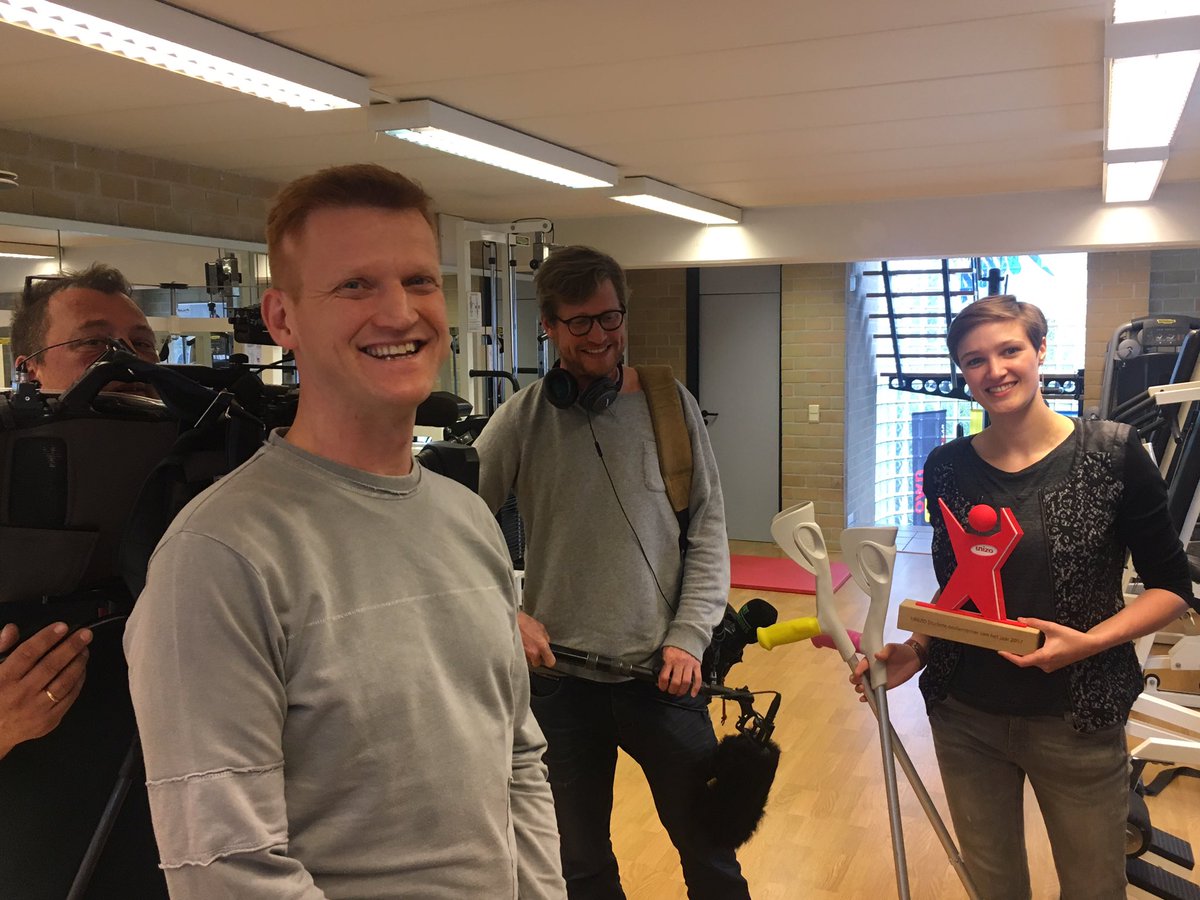 JosVermeiren's tweet photo. A new star is born @UNIZOvzw verkiest @marievbroeck met #myaddon tot student-ondernemer vh jaar @vrtderedactie @svenpichal @SarahSmeyers https://t.co/rudKejHpGX
