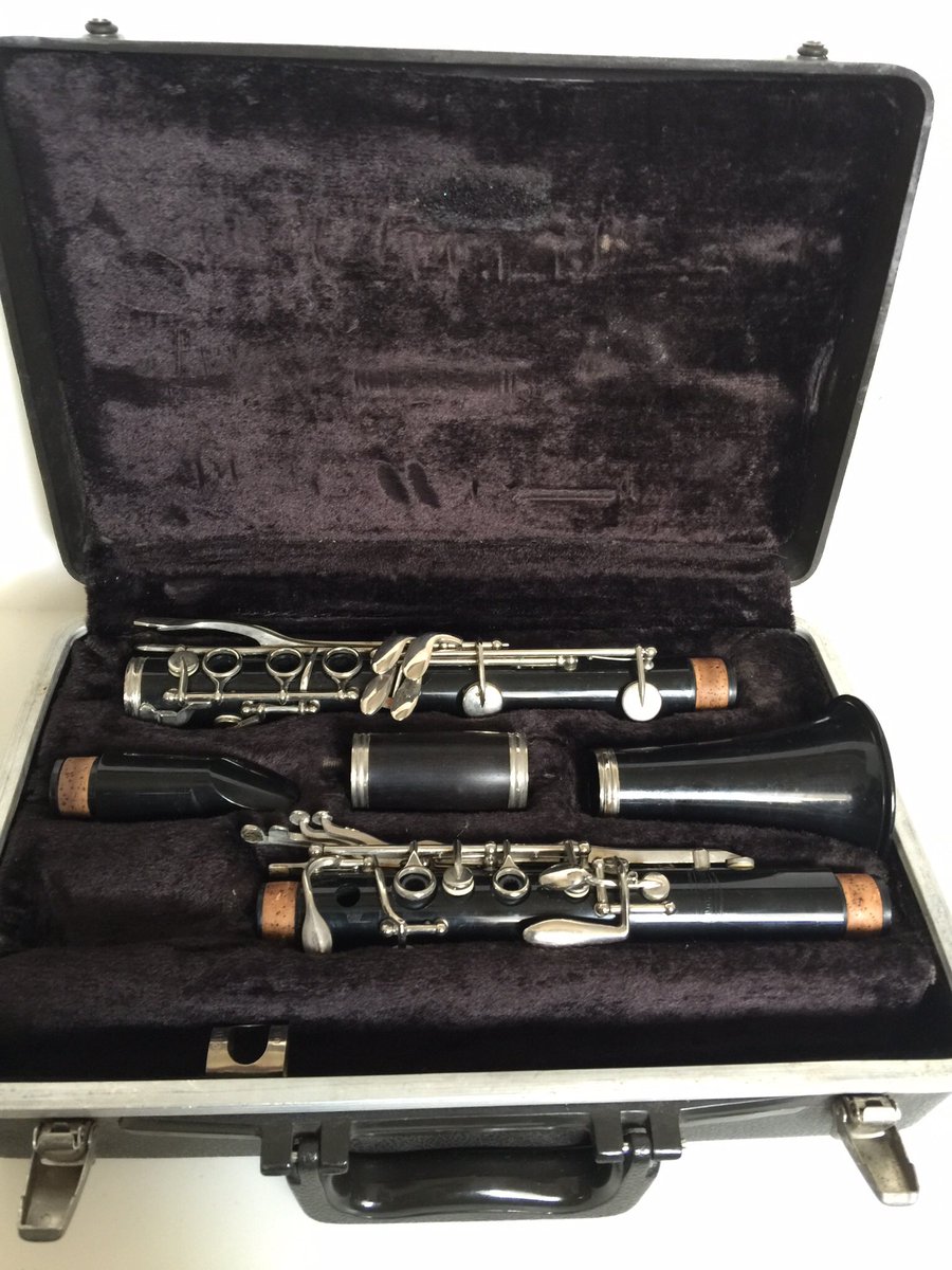 oldstuff32136's tweet photo. Check out BUNDY SELMER RESONITE CLARINET with padded case #1179822 #Selmerbundy https://t.co/fuqPt1ElHQ via @eBay#music #instrament https://t.co/vP6VaZvx0V