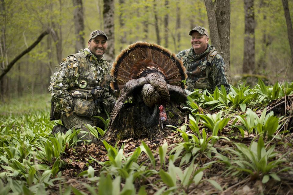 ZinkCallsAvianX's tweet photo. Jeremy Hicks with Matt Morrett on the second day of the NY turkey season! #LongbeardDown
@MossyOak @ScienceOfShot @BrowningArms https://t.co/IeA4KKOr5Y