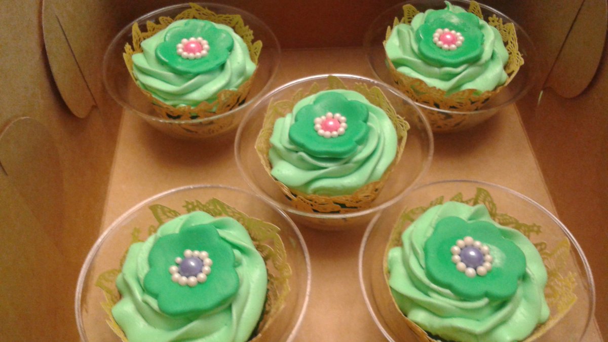 BryeCupcakes's tweet photo. #BryeCupcakes #Delicious #OrderABox #WeMakeTheBestGifts https://t.co/f77wcfstez https://t.co/vxwPF3Duw5