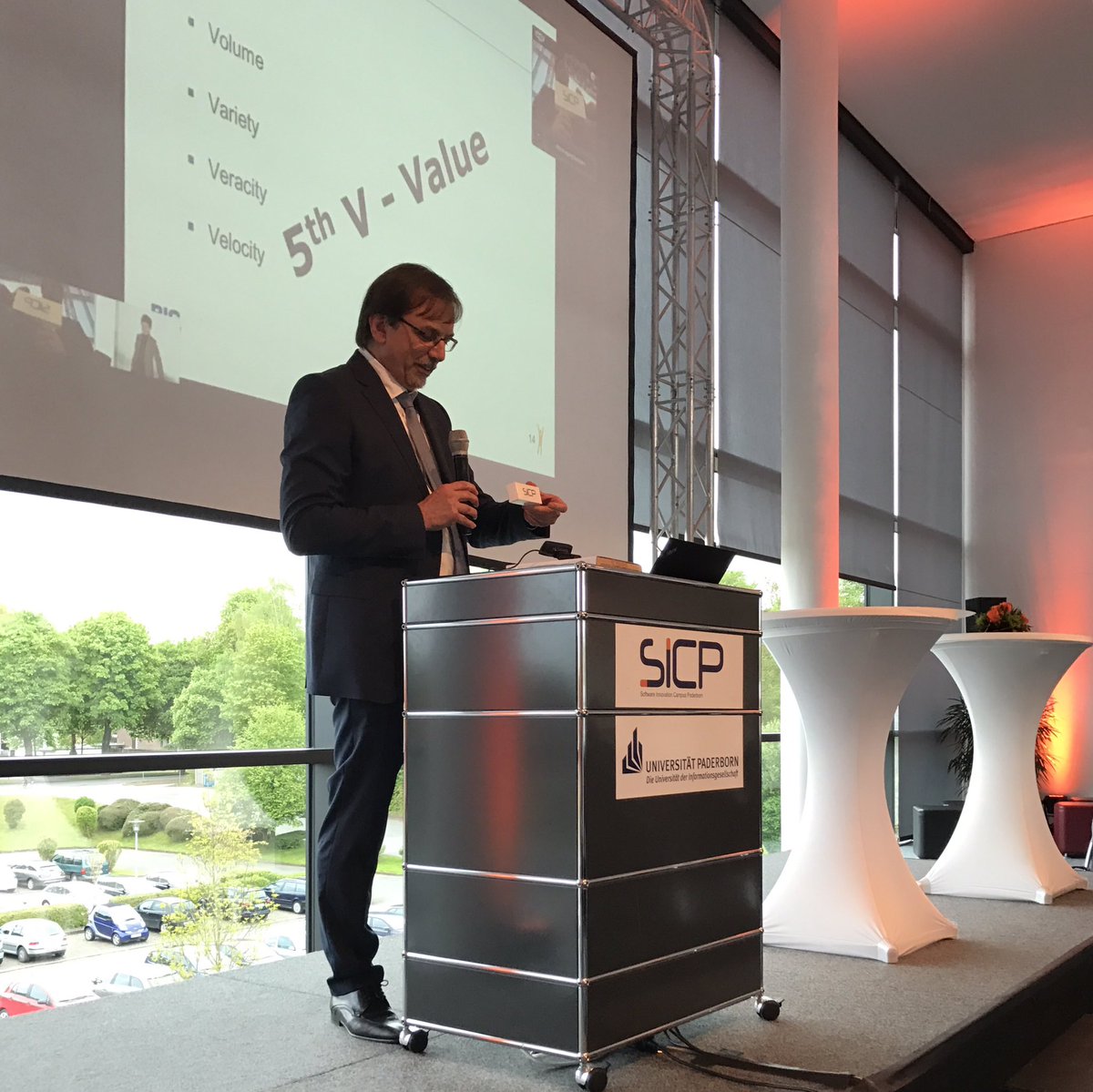 SICPaderborn's tweet image. Seit fast 30 Jahren arbeiten die Forschungsgruppen von Gerti Kappel und Gregor Engels an ähnlichen Forschungsthemen - Danke! #mst20