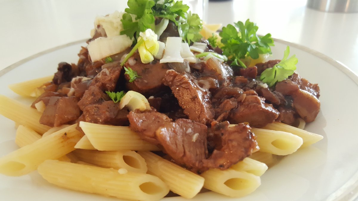 DSitel's tweet photo. Penne with porktenderloin and red wine sweet sour #CookingFever #cooking #food #winelover #homemade https://t.co/Jho2QsyXXa
