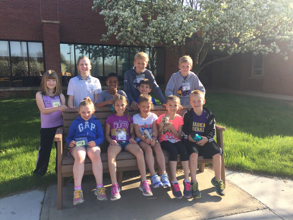 MrLarsonJES's tweet photo. What a great way to start the weekend! 🐾@JesElementary PAWS Winners for today 🐾 https://t.co/icDeKQW9iB
