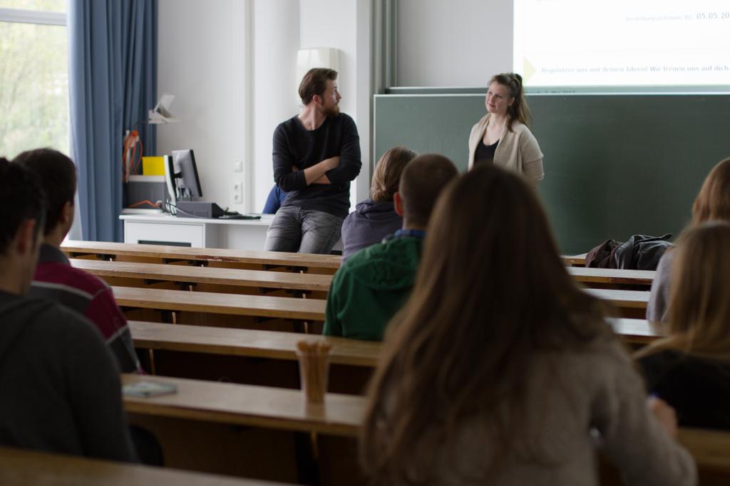 PhlinkeV's tweet photo. Nochmal vielen Dank an alle Interessenten die am Mittwoch auf unserer #Infoveranstaltung dabei waren. Wir freuen uns auf eure #Bewerbungen https://t.co/lruhi0OFmM