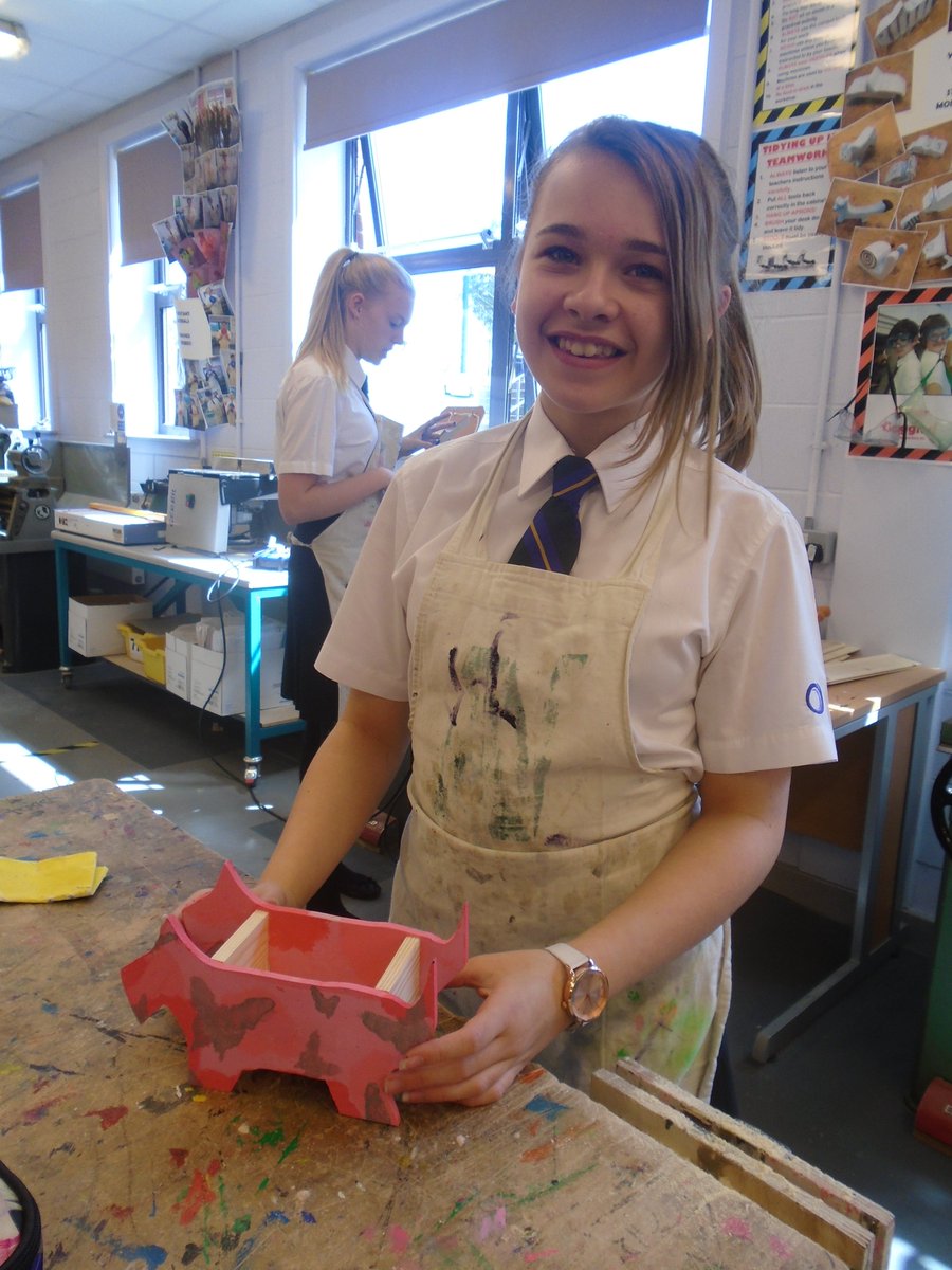 OAN__DT's tweet photo. Y8 Finishing their bits and bobs pot! #Stencilling #RMrocks! https://t.co/cIVbVIBohF