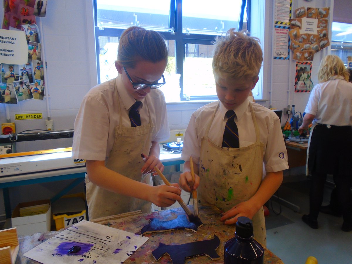 OAN__DT's tweet photo. Y8 Finishing their bits and bobs pot! #Stencilling #RMrocks! https://t.co/cIVbVIBohF