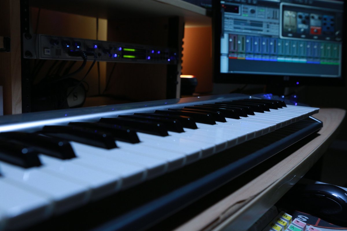 ishmusic901's tweet photo. Make music 🎧🎹 #sonstormstudio #maudio #mix #audioengineer #producergrind #work #protools #presonus #why https://t.co/05gniujgIJ