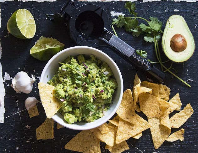 Barbariantools's tweet photo. Make this Cinco de Mayo amazing with our Barbarian Guacamole recipe 
https://t.co/7mL5kgKufC #CincodDeMayo #Guacamole #recipes #guac #mexico https://t.co/Cqv0TYeggR