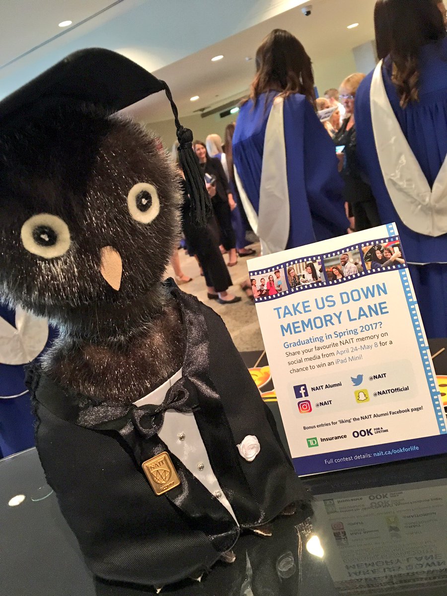 ErhardtChelsea's tweet photo. Ook is looking fresh in his grad gown today! #ookforlife https://t.co/HNeyGym4Lg