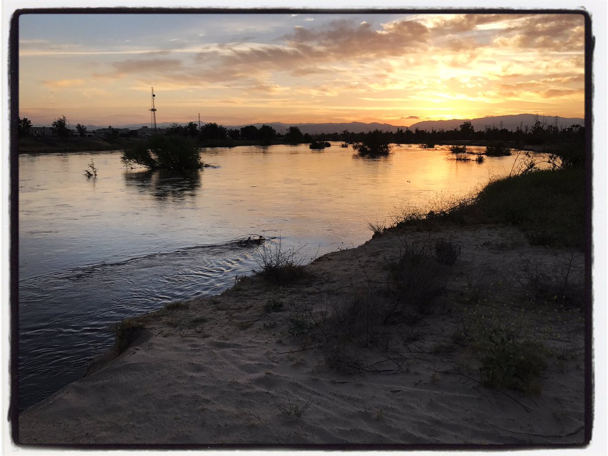skip_fagans's tweet photo. Sunrise on the mighty Kern River along the bike trail. #touragainsttrafficking #mile3 #bikelife #bakersfield https://t.co/6WTvsrj8uV