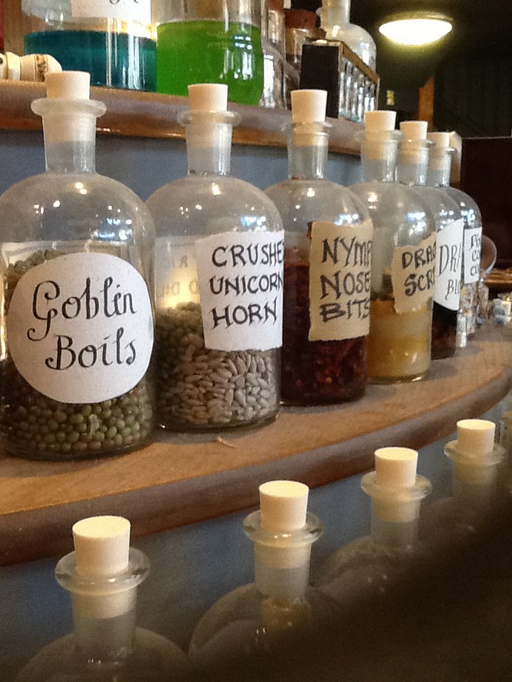 Apol’s for confusion. Full array of cauldron supplies at <a href="/grimmandco/">Grimm & Co</a> #rotherham, incl spiders. #rotherhamiswonderful ow.ly/1evG30bsX8P