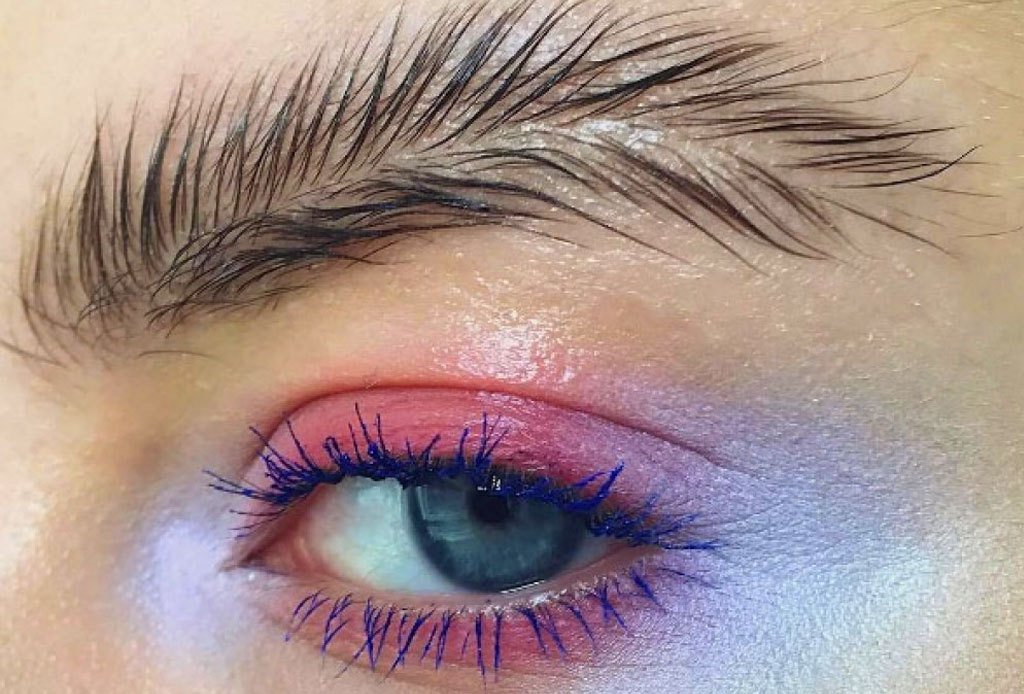 thehappening's tweet photo. Conoce las nuevas #FeatherEyeBrows, la #tendencia en cejas que se convertió en la favorita de los atrevidos https://t.co/oA7UCp75wh https://t.co/YyxYF8Ia5C