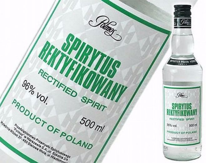 delo_media's tweet image. Самым алкогольным напитком в мире является водка Spirytus (96%) Она сделана из этилового спирта и используется для ликеров и десертов.