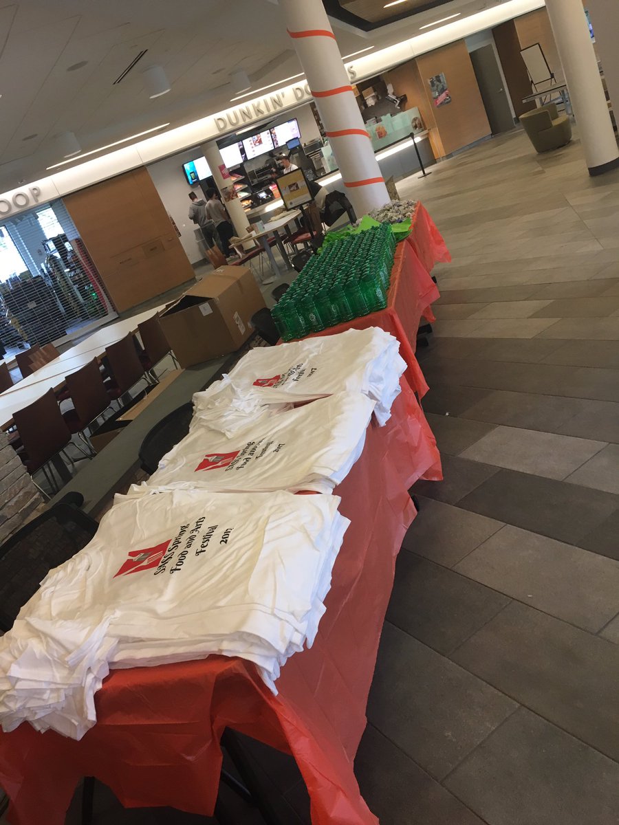 SASS_Events's tweet image. The Food and Arts Festival has begun! Come to FSC to join in the fun!