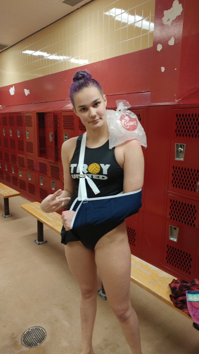 troyunitedwp's tweet photo. "Its not my throwing arm so I can still play." ~McKayla https://t.co/zvBDC5XxtP